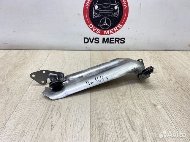 Кронштейн воздушного фильтра правый Mercedes Ml