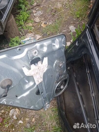 Стеклоподъемник задний левый Kia Cee'd 1