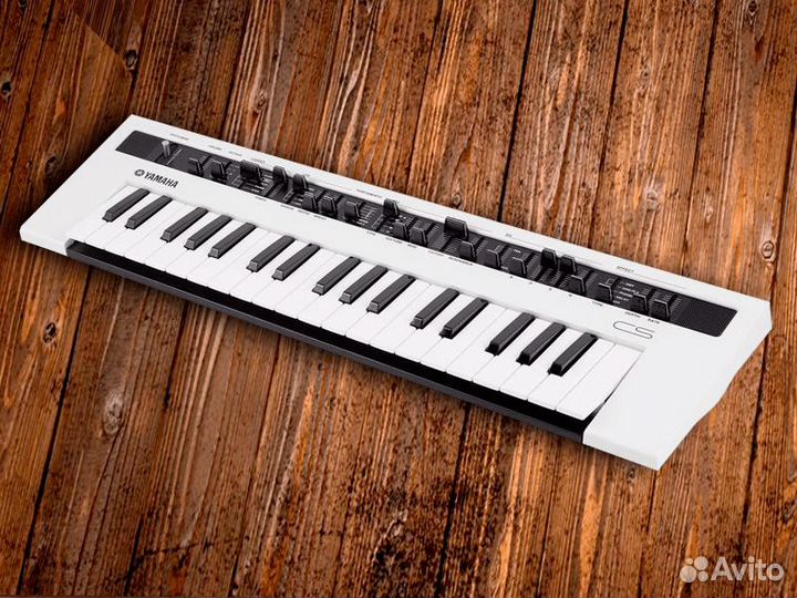 Синтезатор Yamaha Reface CS