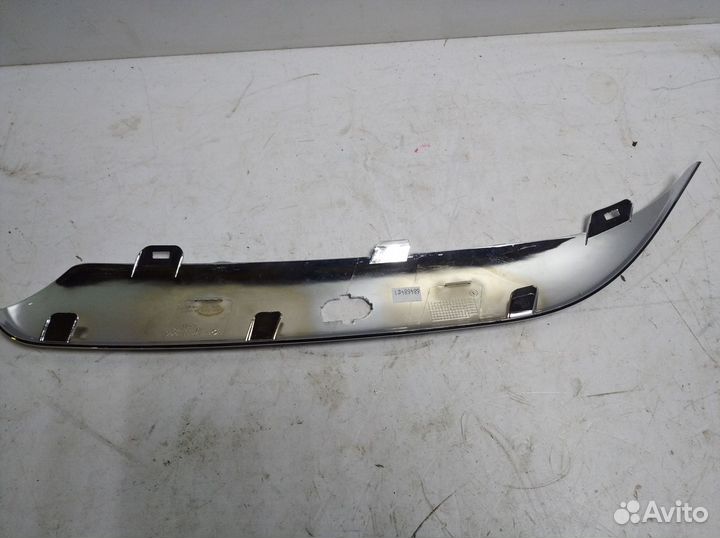 Накладка переднего бампера Chrysler 300C 2004-2010