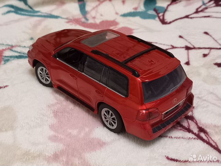 Машинка lexsus LX570