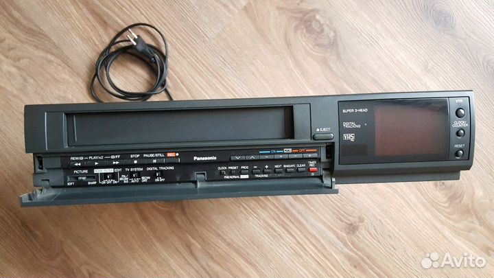 Видеомагнитофон Panasonic NV-L20EE
