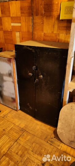 Ящик металлический с замком