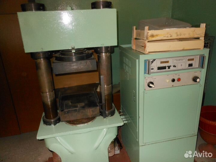 Пресс гидравлический ип-1000