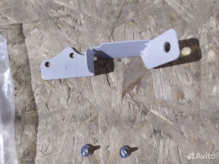 Кронштейн фар левый Toyota Camry V40 2006-2011