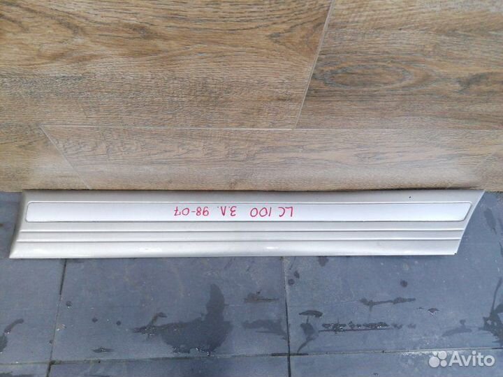 Накладка на дверь лев. зад. Toyota Land Cruiser