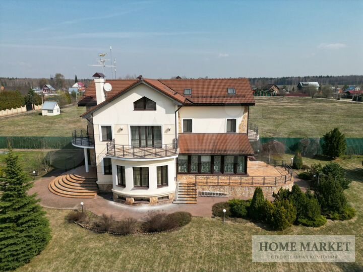 Дом 620 м² на участке 52 сот.