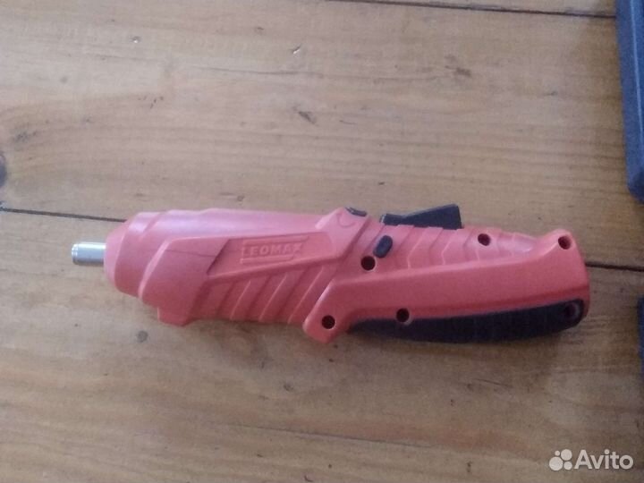 Шуруповерт leomax