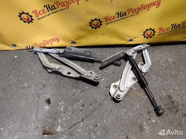 Крепления капота Opel Vectra B седан 1.6 1998