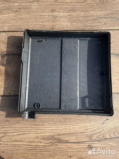 Крышка буд Renault Laguna 2.0