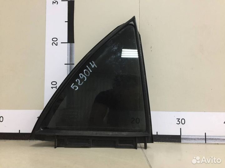 Стекло двери задней правой форточка Toyota Corolla