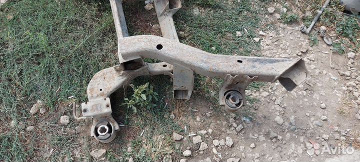 Подрамник задний на Cadillac SRX