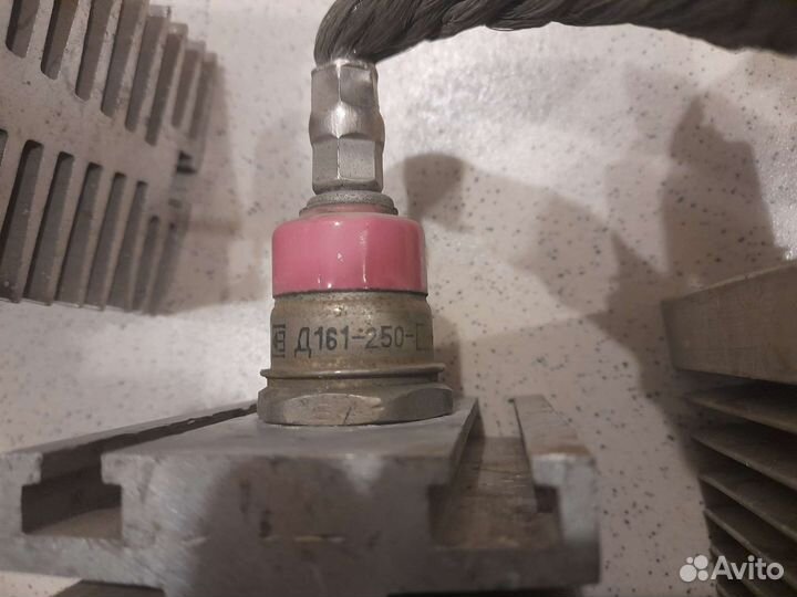 Диоды силовые на радиаторах