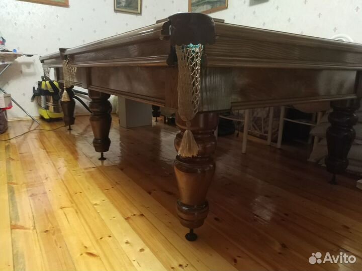 Бильярдный стол