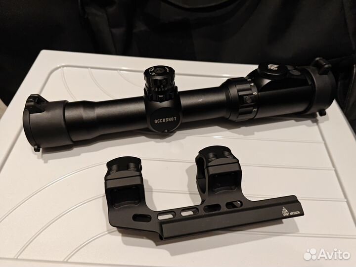 Оптический прицел Leapers UTG 1-8x24