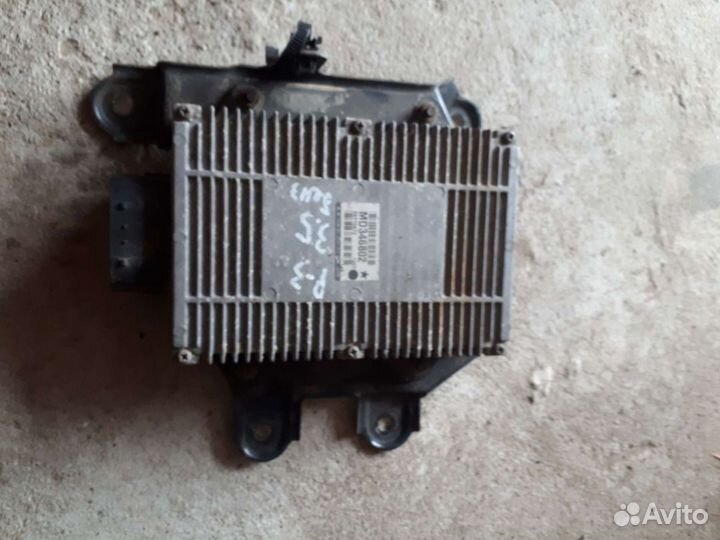 Блок управления двс для митсубиси поджеро 3.3.5 бе