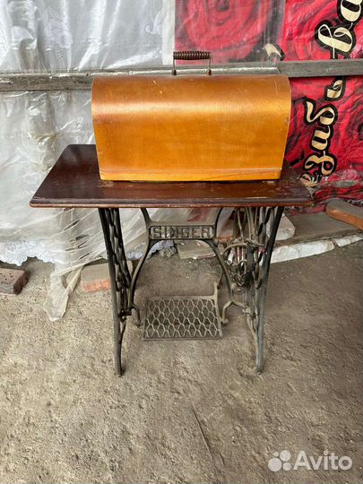 Швейная машина Singer