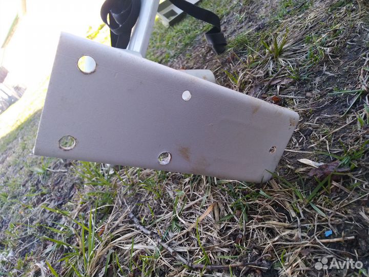 Полка для телевизора настенная