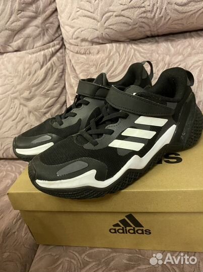 Кроссовки adidas