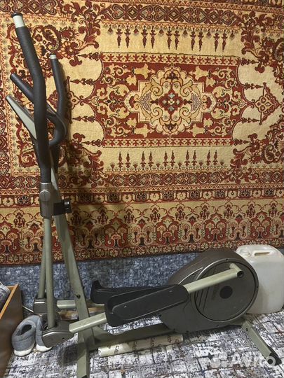 Эллиптический тренажер torneo