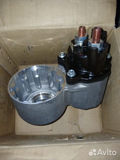 Втягивающее реле стартера Toyota Land Cruiser 200