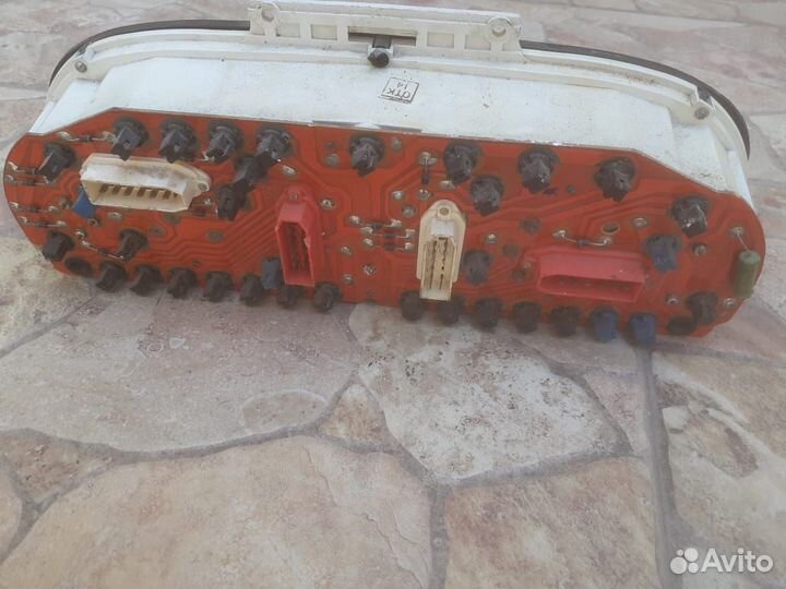 Панель приборов/задняя левая фара