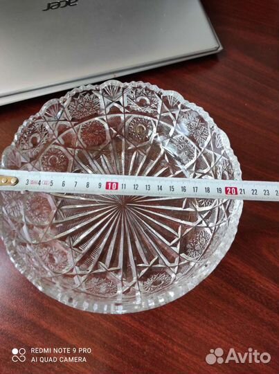 Изделия из хрусталя: вазы салатницы