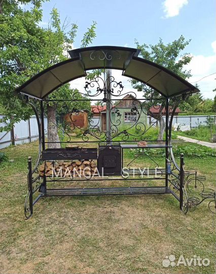 Мангал с крышей