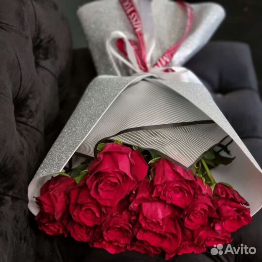 Букет красных роз с бесплатной доставкой