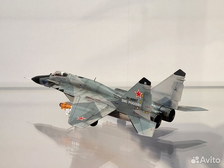 Модель самолета миг-29 смт 1/72