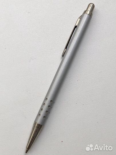 Металлические шариковые ручки из коллекции