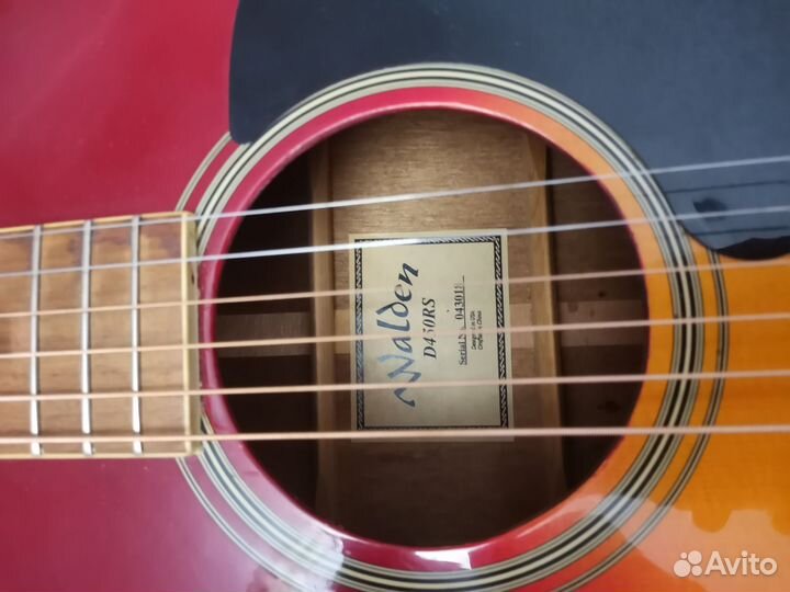 Акустическая гитара