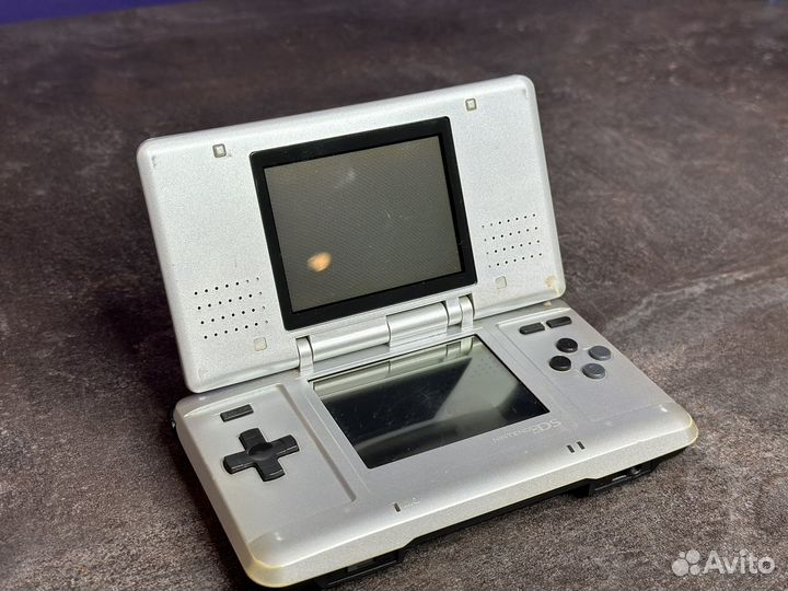 Nintendo DS серебряная