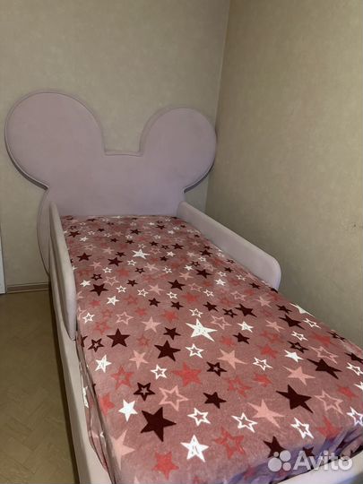 Кровать Мики с бортами(пудра ). матрац и комод ;