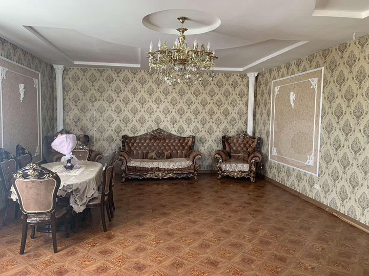 Дом 375 м² на участке 14 сот.