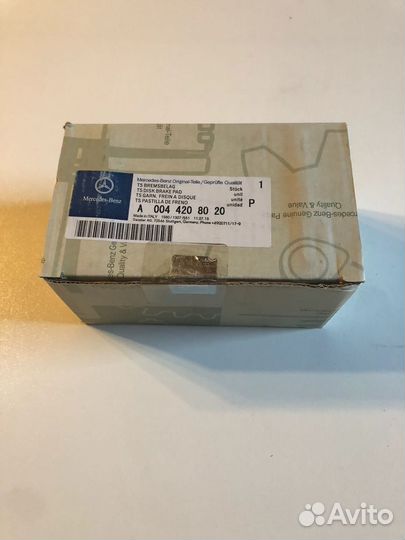 Передние тормозные колодки Mercedes W221.C216