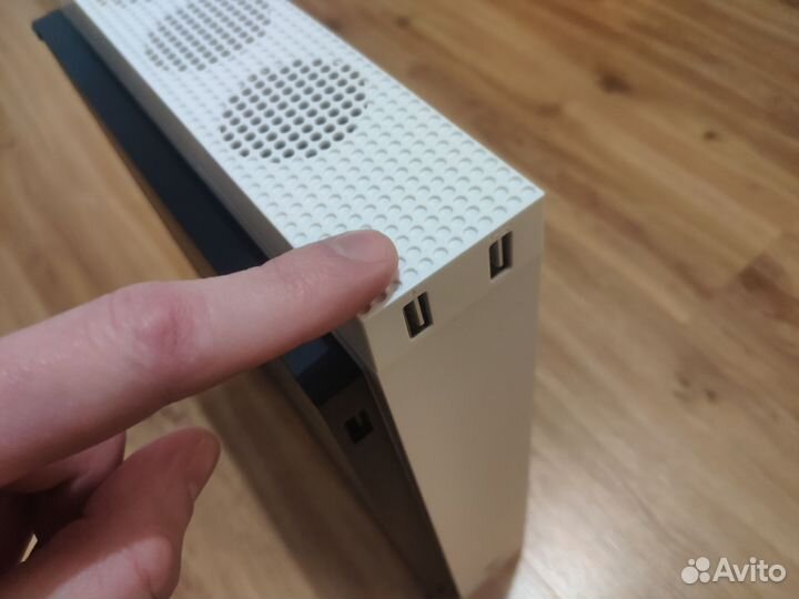 Xbox One S 1tb all digital 250 игр по Gamepass