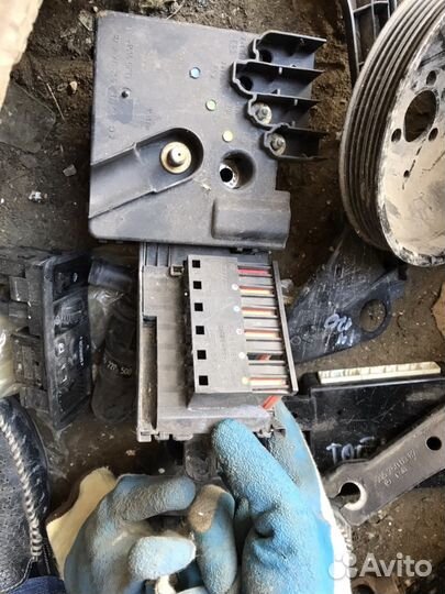 Блок плюсовой клемы Мерседес w211 w219 Mercedes cl