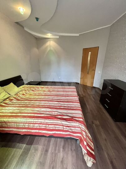 3-к. квартира, 100,7 м², 2/5 эт.