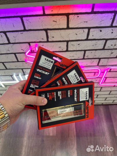 Модуль памяти Patriot Viper Elite DDR4 16Gb 4000