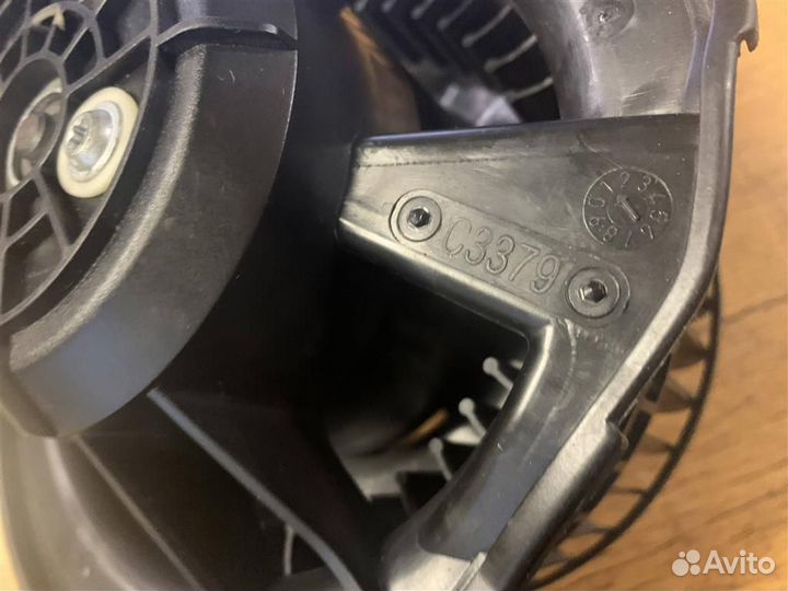 Моторчик отопителя Mercedes Benz W211 E-Klasse 20