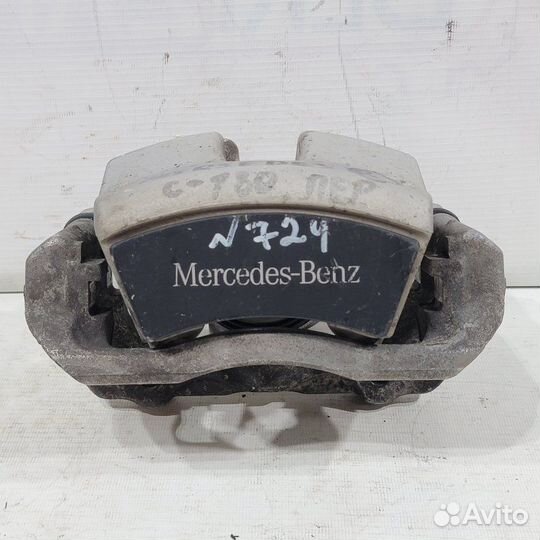 Суппорт тормозной Mercedes-Benz CLA-Class C117 передний правый