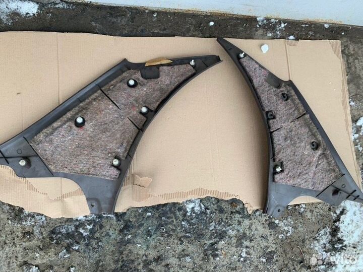 Обшивки стойки задние Toyota Vista SV30 3SFE 1991