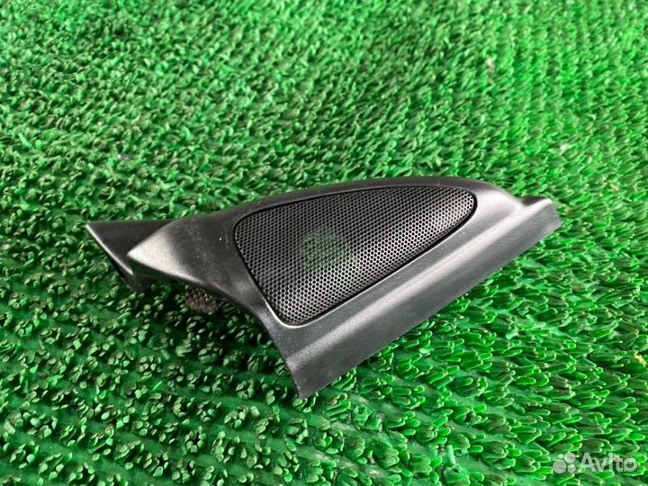 Уголок двери прав. перед. Toyota land cruiser, Lx4