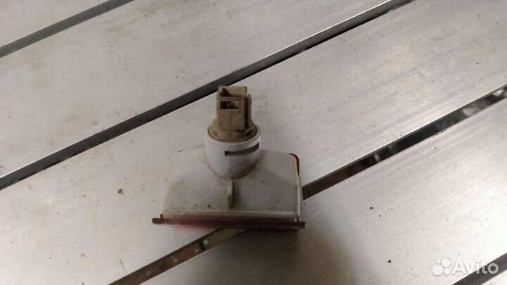 Фонарь крышки багажника Mercedes Benz