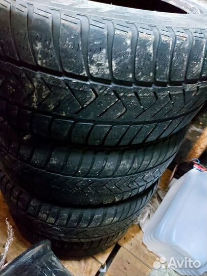 Pirelli Winter Sottozero 3 235/45 R18