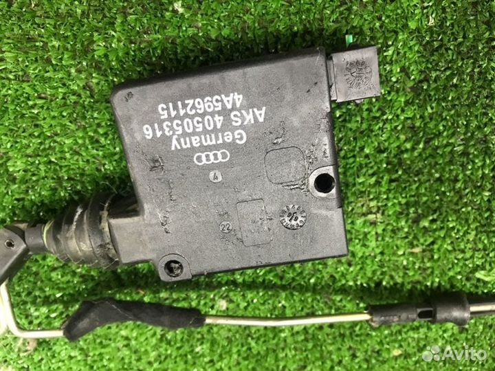 Замок багажника Audi A8 Quattro D2 ABZ 1998