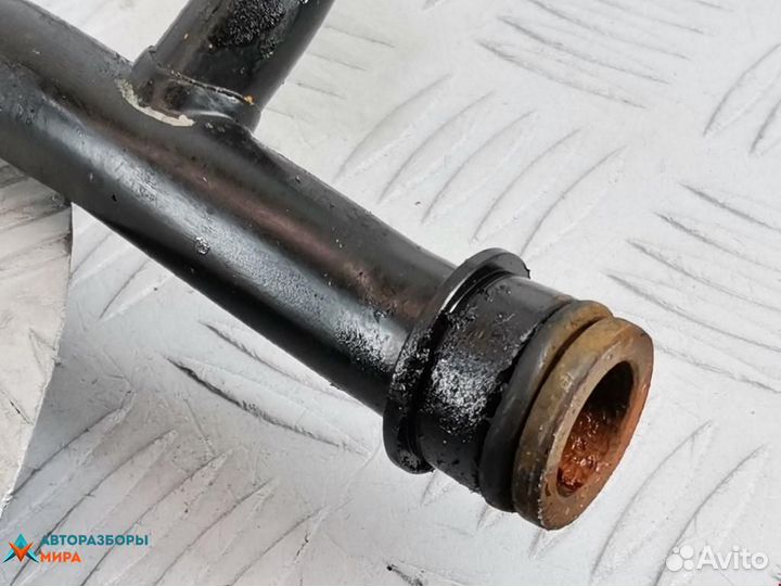 Патрубок радиатора Volkswagen Golf 3 1999