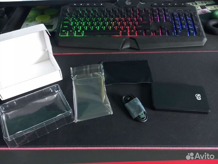 Внешний жесткий диск 750GB