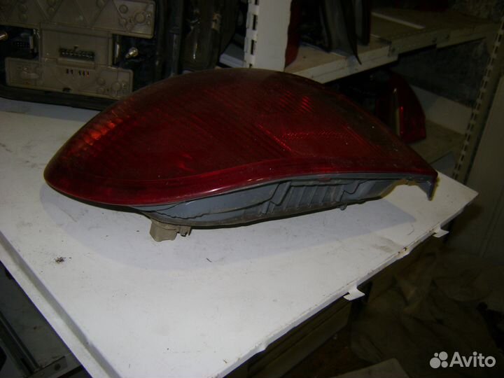 Фонарь задний левый Тойота Ярис Toyota Yaris